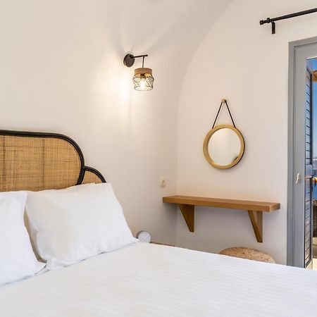 Evanthia Best View Thirassia Island Hotel エクステリア 写真