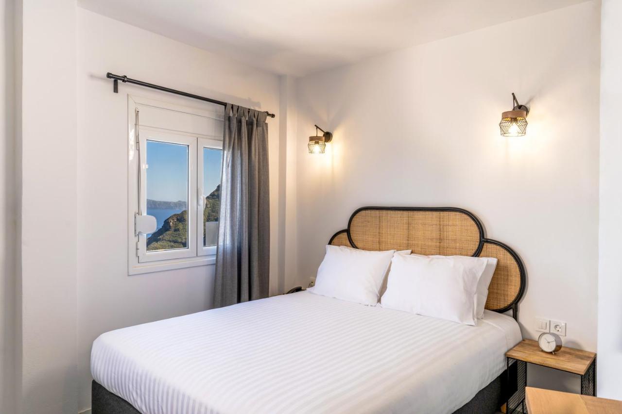 Evanthia Best View Thirassia Island Hotel エクステリア 写真