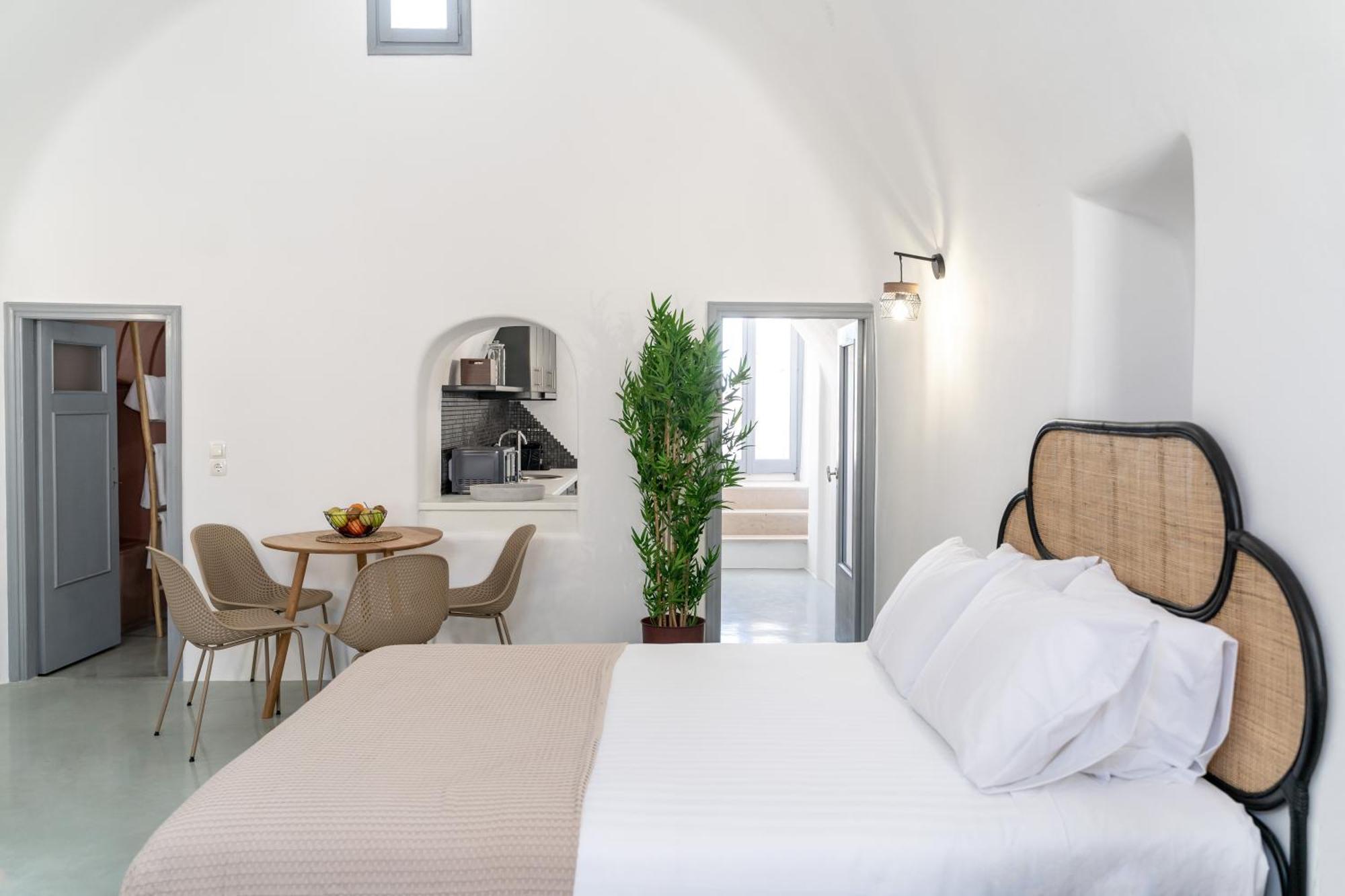Evanthia Best View Thirassia Island Hotel エクステリア 写真